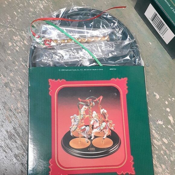 Hallmark -1989 carousel horses and display stand,Complete set of 4 - Picture 11 of 12